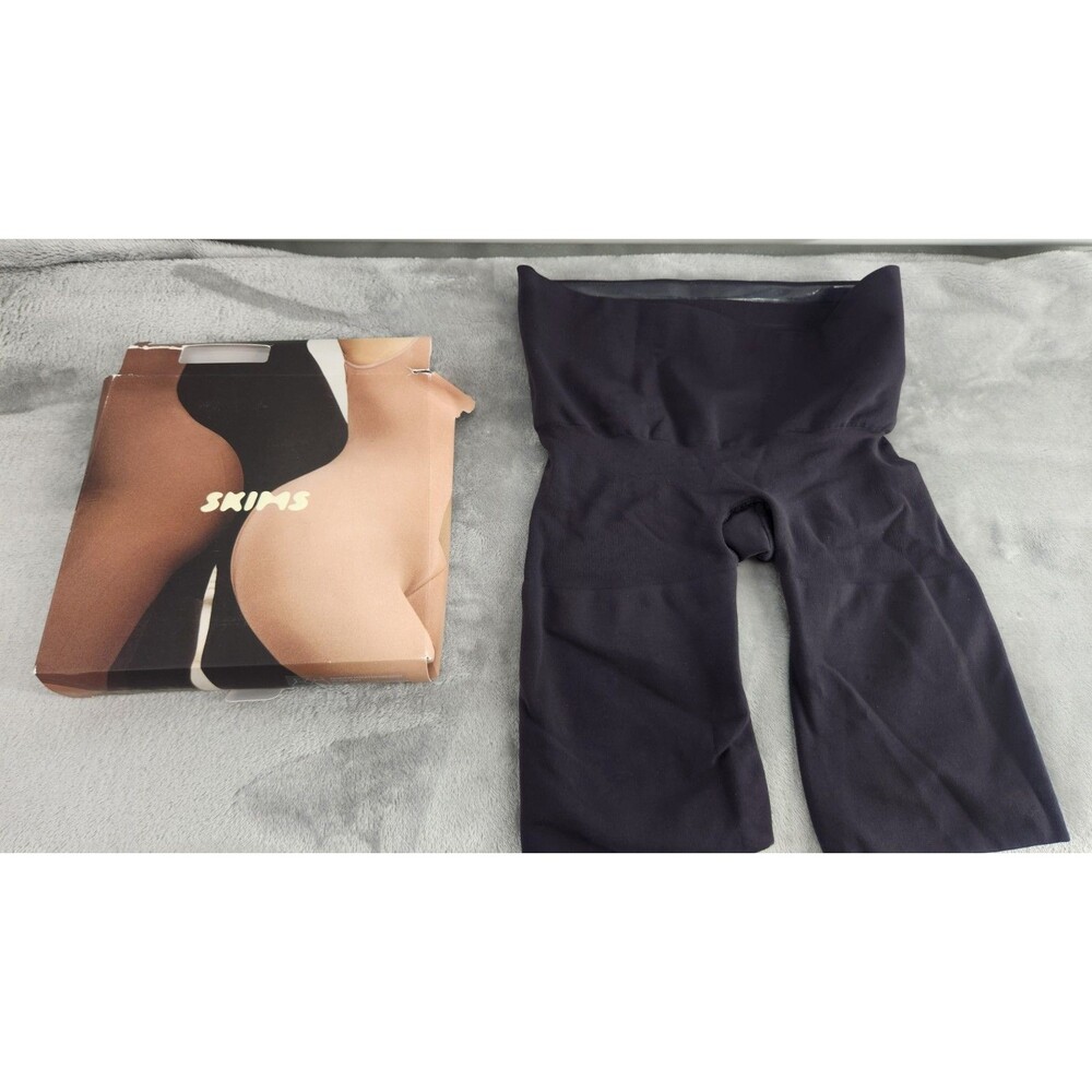 NWT SKIMS XS Onyx Butt‎ Enhancing Shapewear Shorts SH-SHO-2023